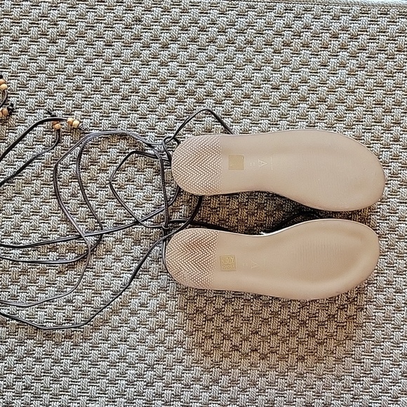 Platform woven lace-up sandals - Picture 3 of 6